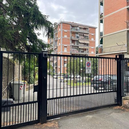 Appartamento Con Parcheggio Vicino Alla Stazione E Centro La Spezia Luaran gambar