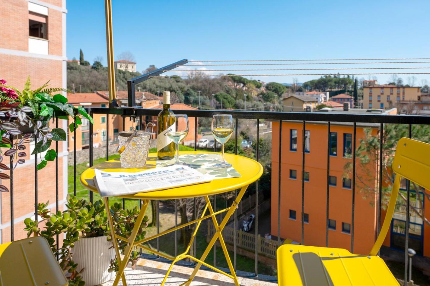 Appartamento Con Parcheggio Vicino Alla Stazione E Centro La Spezia Luaran gambar